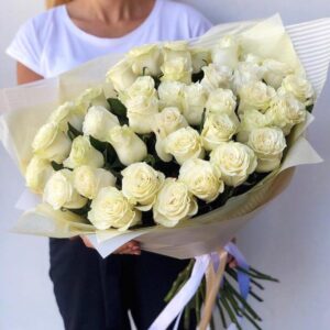 35 голландских роз